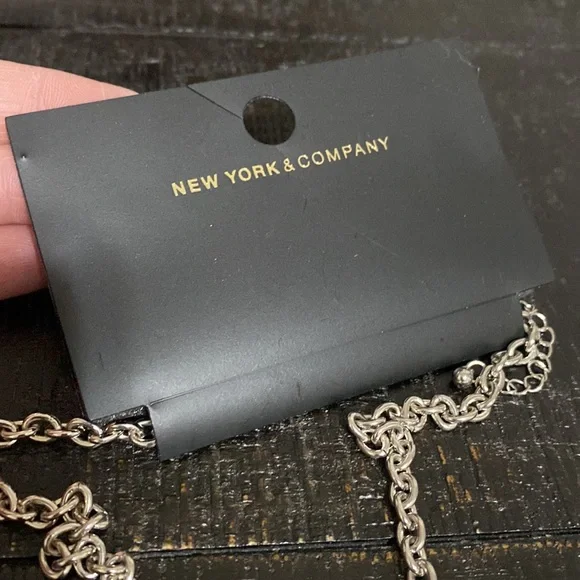 Elegant NWT New York & Company Pink & Silver Tone Necklace! - Picture 3 of 6